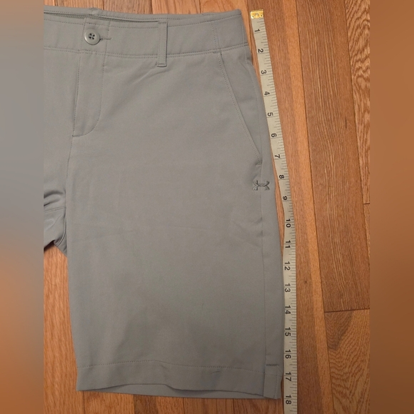 Under Armour Grey Golf Shorts Size 4 Fitted - Picture 7 of 7